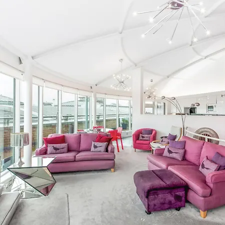 Finest Retreats - The Penthouse At 611 Westgate Apartment *