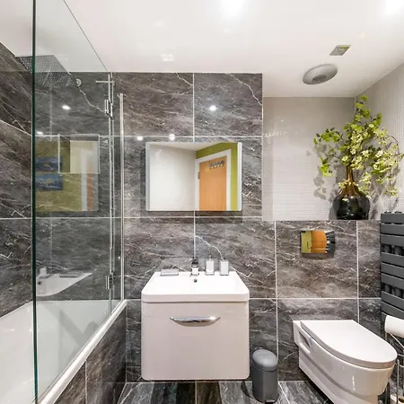 Finest Retreats - The Penthouse At 611 Westgate * York
