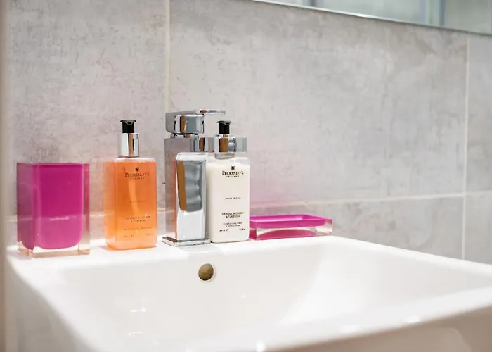 Finest Retreats - The Penthouse At 611 Westgate Йорк